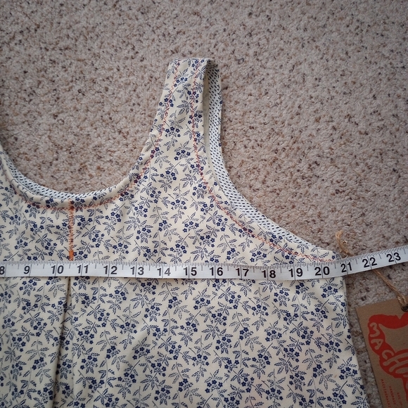Floral / Cottage Core Tank Top - Picture 5 of 6